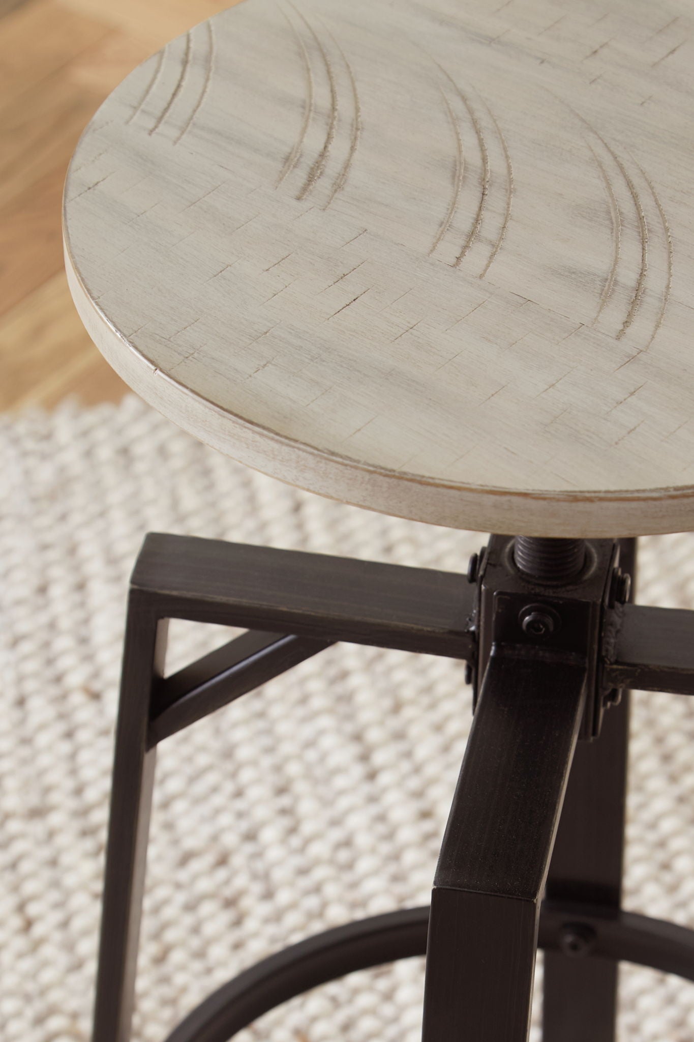 Karisslyn - Swivel Stool (Set of 2) - Whitewash / Black