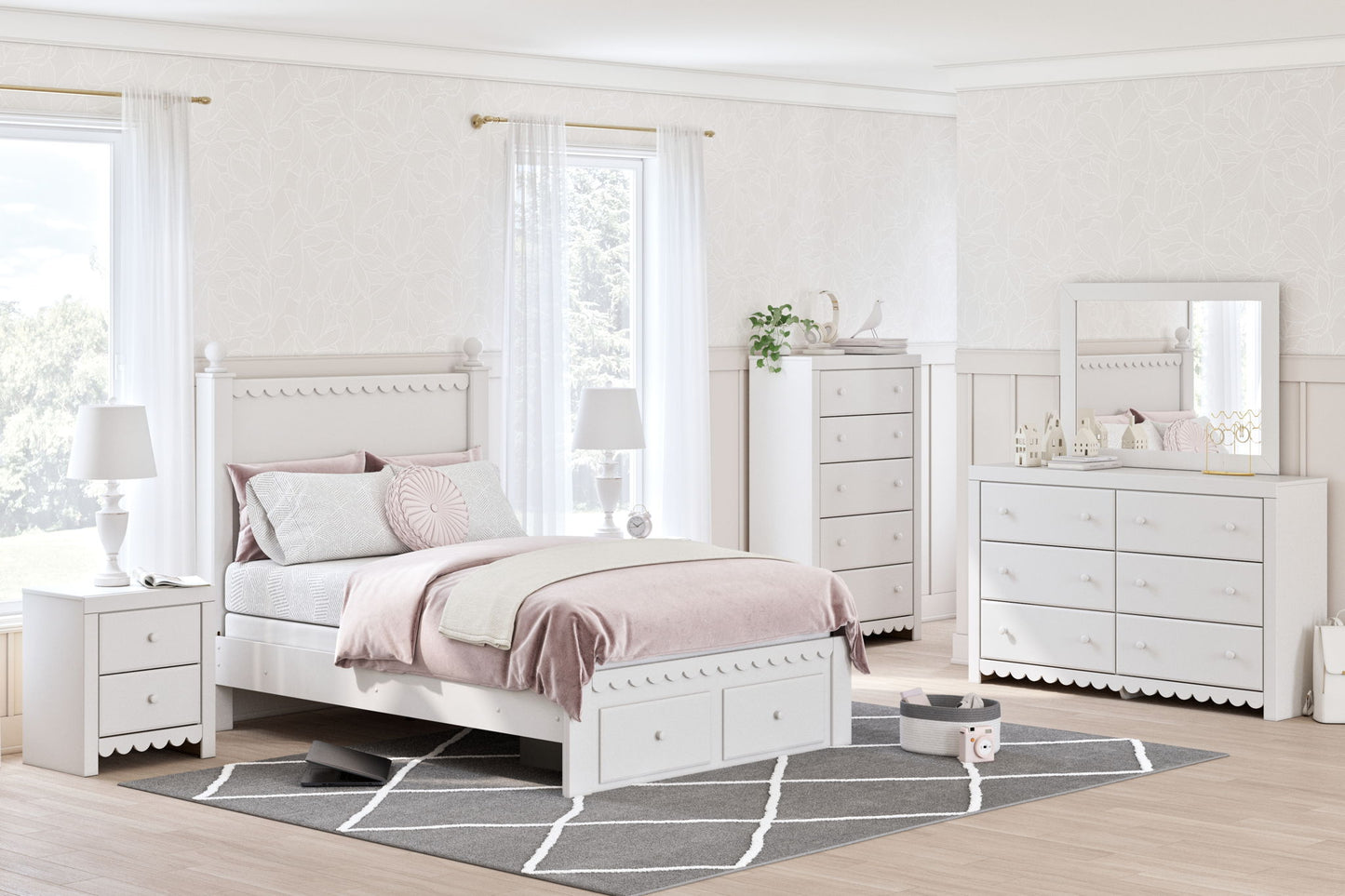 Mollviney - Five Drawer Chest - White