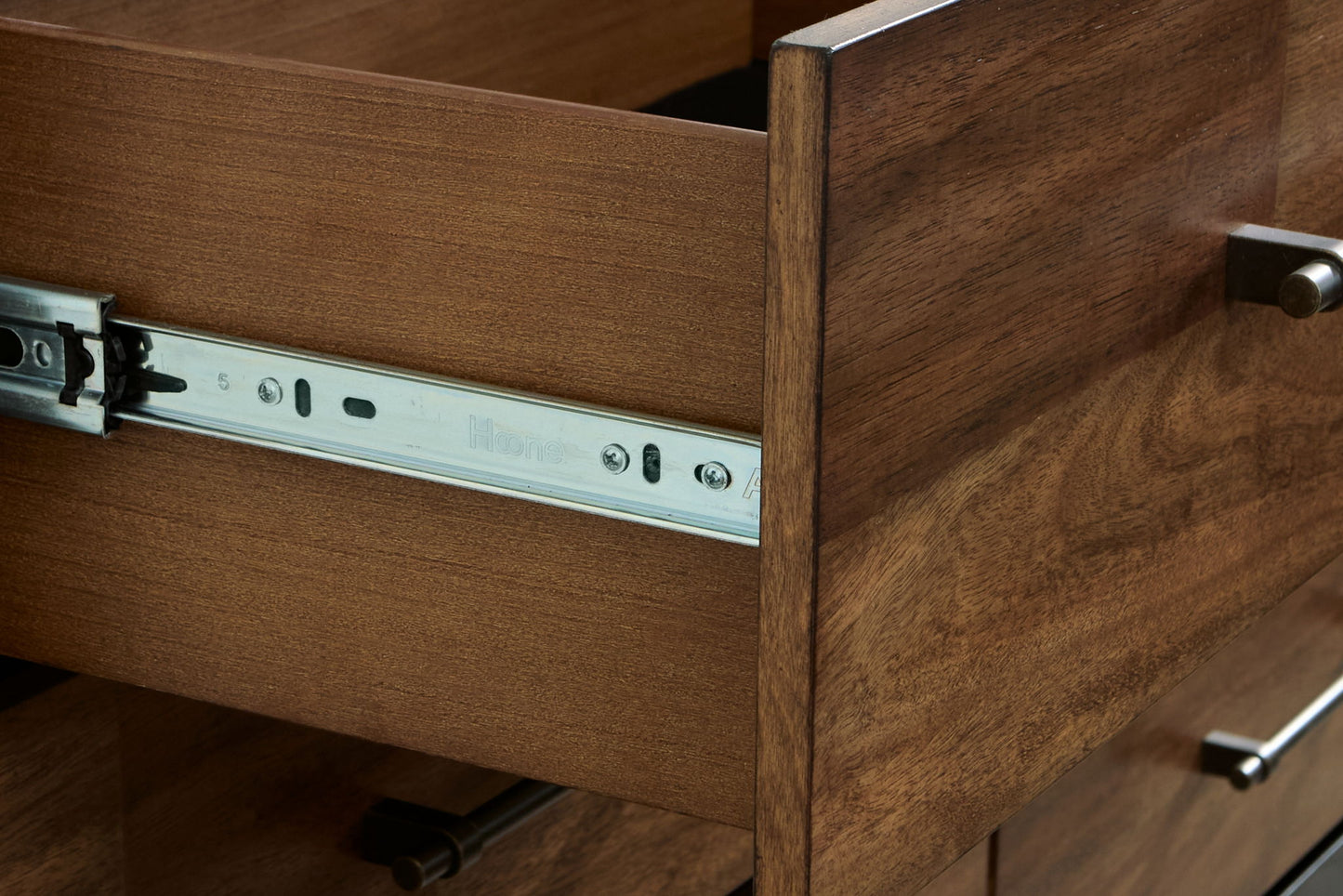 Kraeburn - Dresser And Mirror - Brown / Black