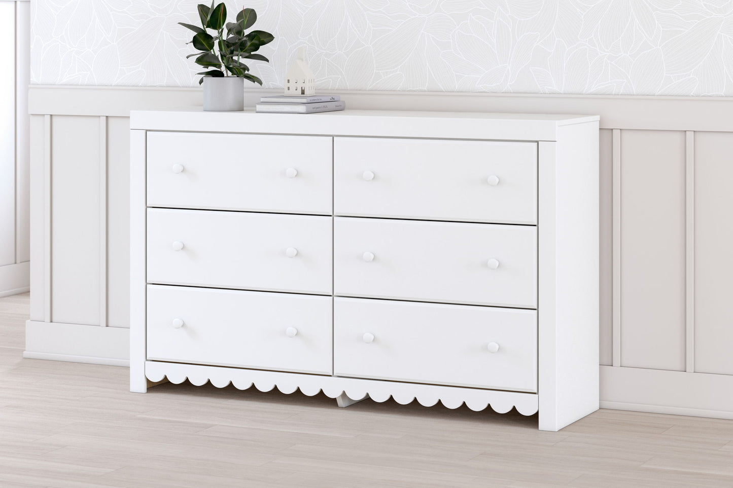 Mollviney - Six Drawer Dresser - White