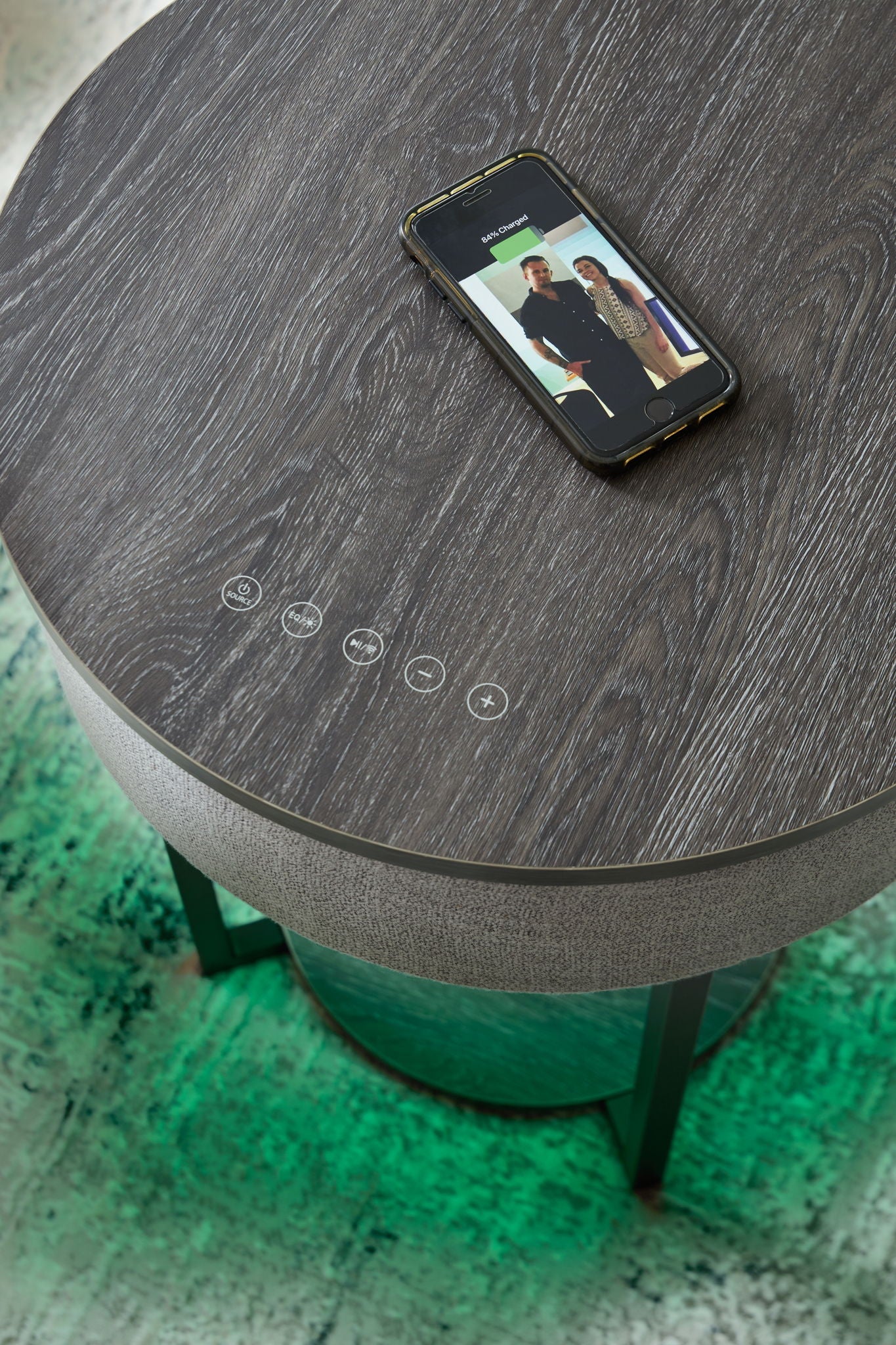 Sethlen - Accent Table - Gray / Black