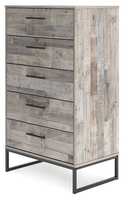 Neilsville - Five Drawer Chest - Whitewash