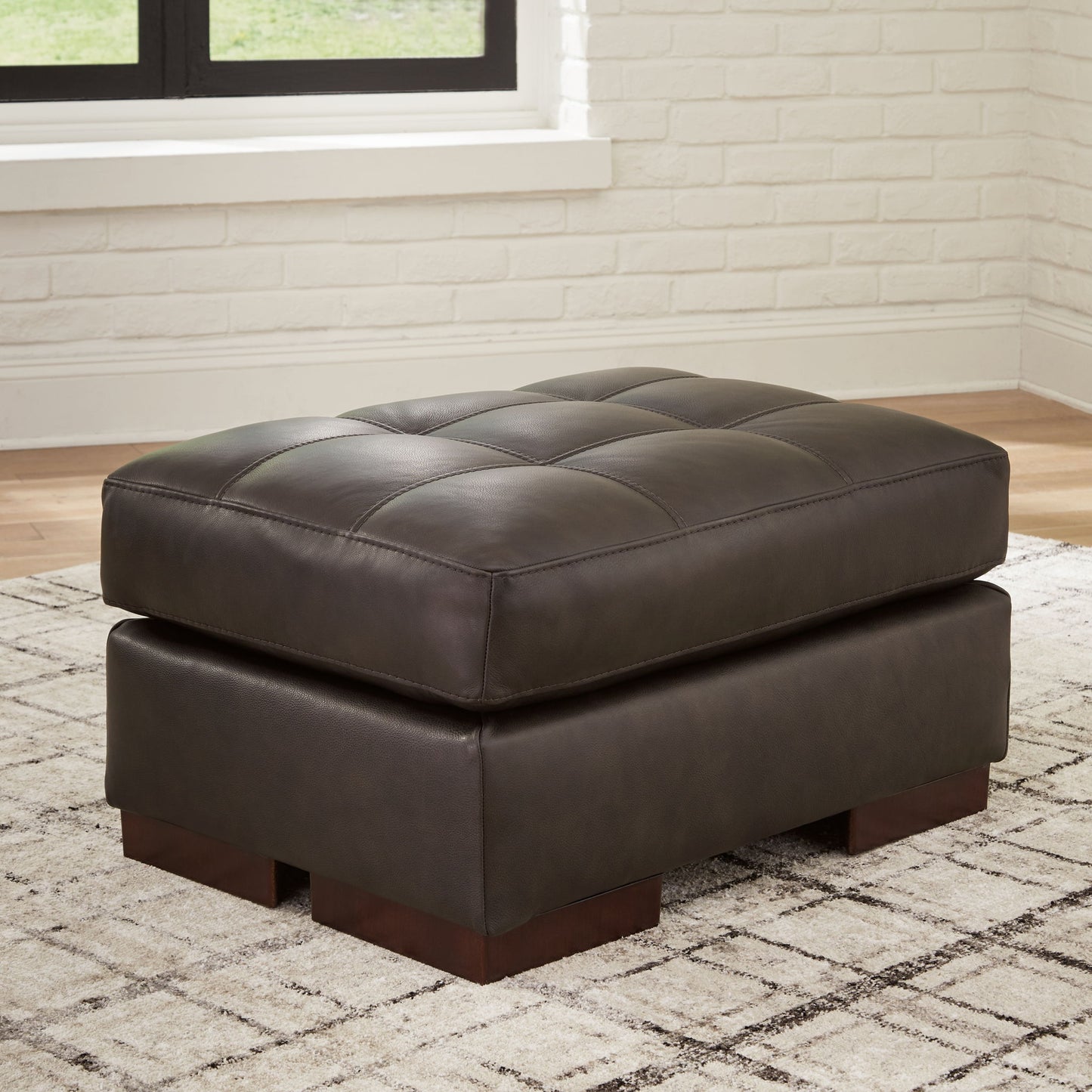 Luigi - Ottoman - Thunder