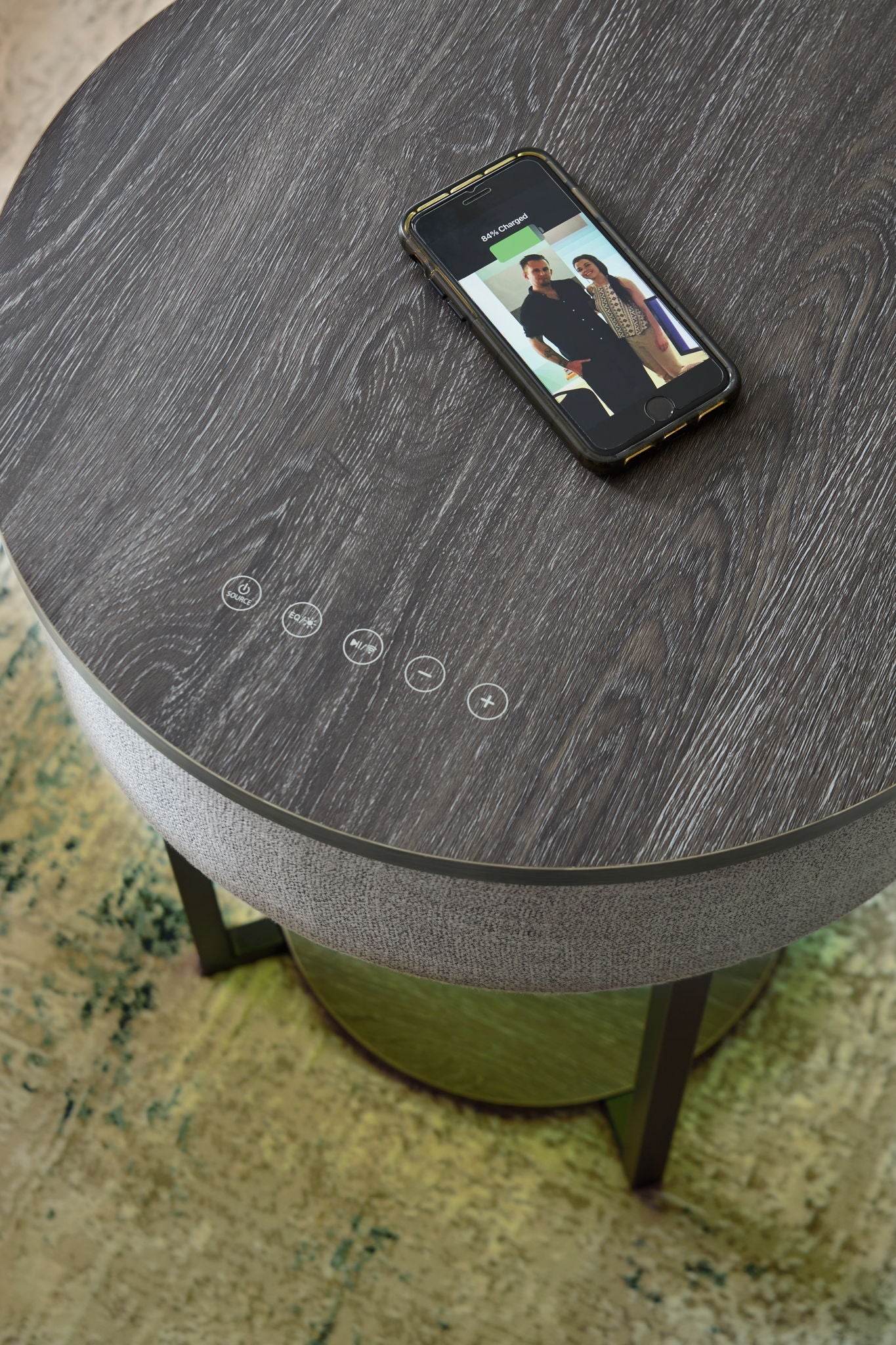 Sethlen - Accent Table - Gray / Black