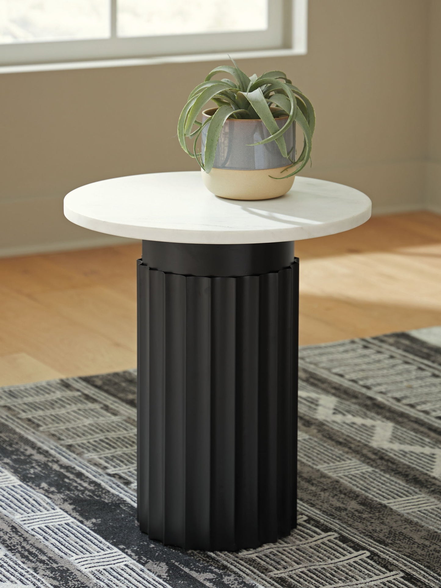 Wainstone - Accent Table - Black / White