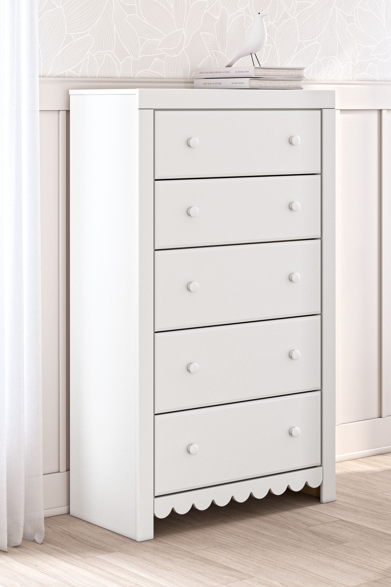 Mollviney - Five Drawer Chest - White