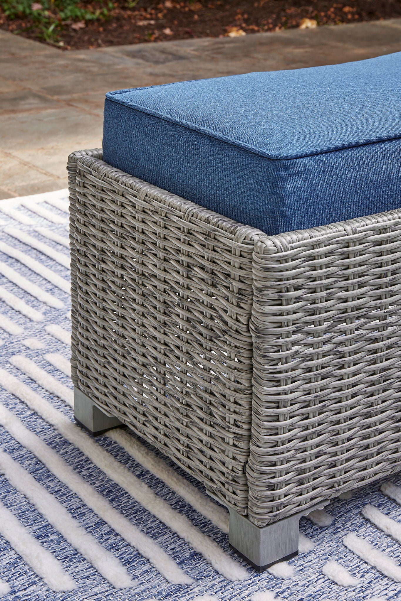 Naples Beach - Bench with Cushion - Light Gray