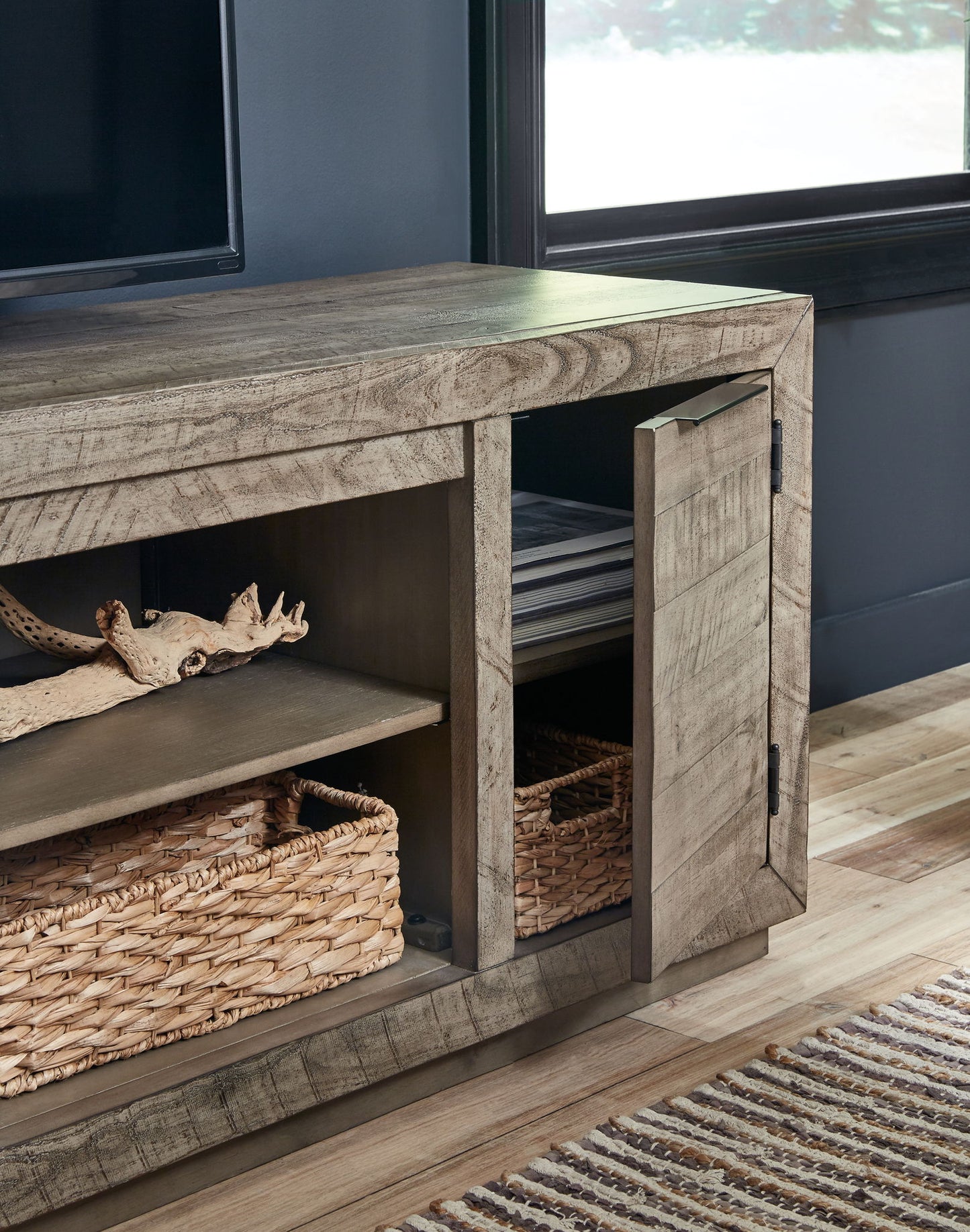 Krystanza - XL TV Stand w/Fireplace Option - Weathered Gray