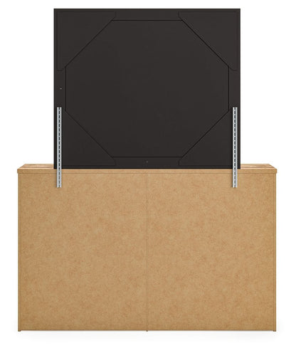 Maystonna - Six Drawer Dresser