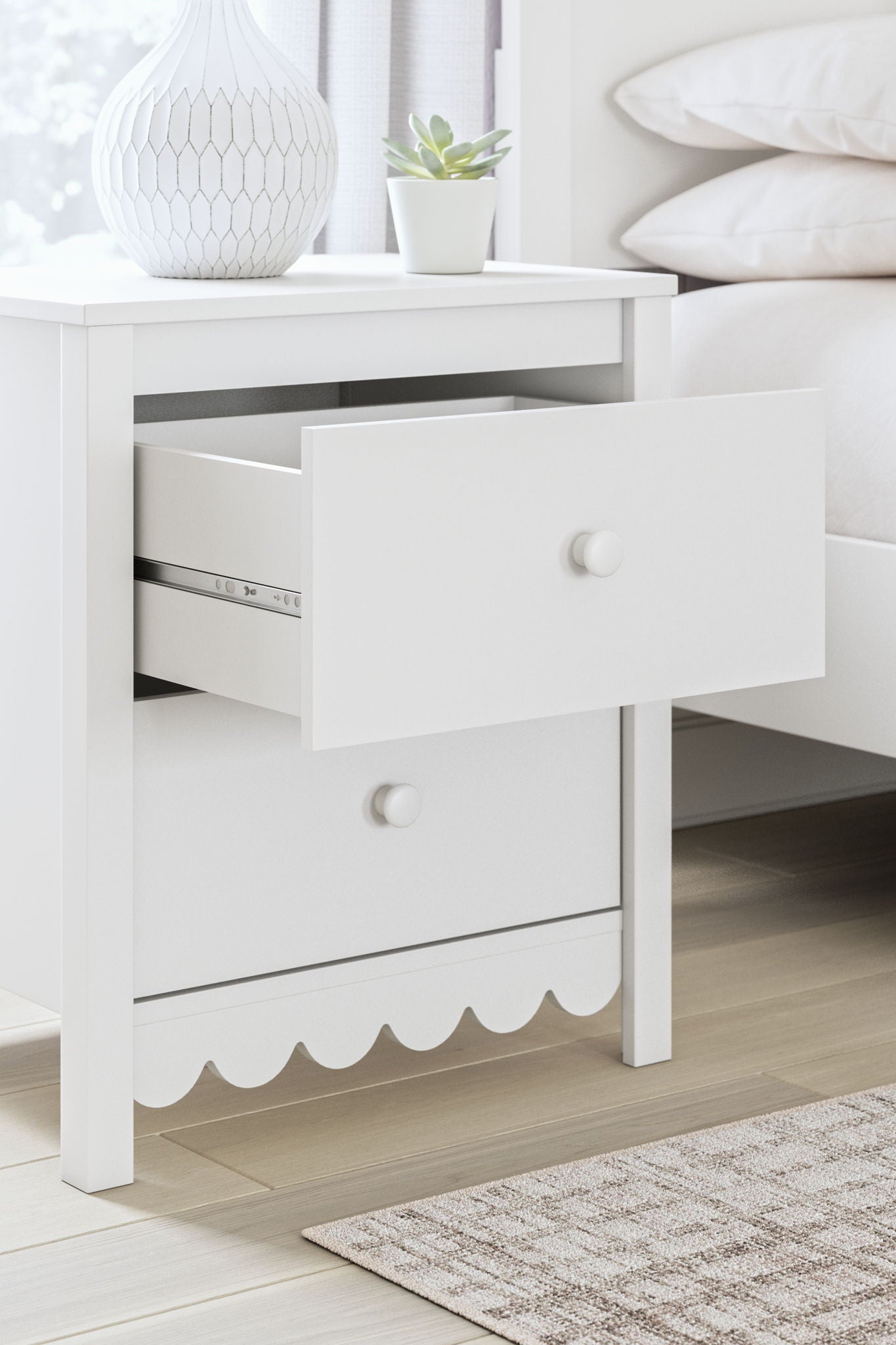 Hallityn - Two Drawer Night Stand - White